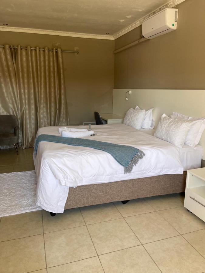 Legends Executive Lodge Choma Exterior photo